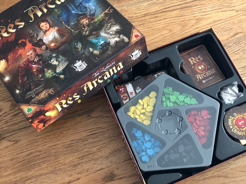 res-arcana-ludovox-jeu-de-societe-materiel-ouvre-la-boite