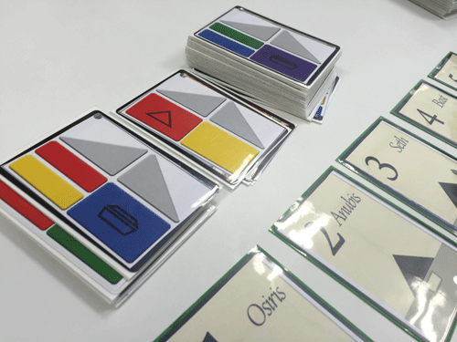 pyramid-1-dieux-cartes-