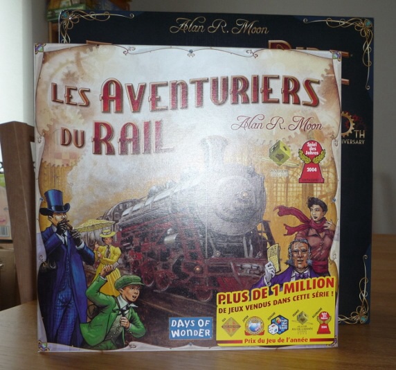 Comparaison boîte standard et boîte anniversaire