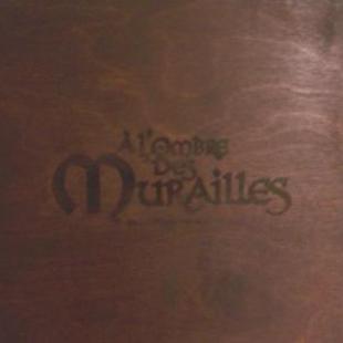 A l&rsquo;ombre des murailles – version Deluxe