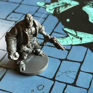 Hellboy – Un carpaccio de 6 gardiens, ceintures et bottes comprises s’il vous plait !